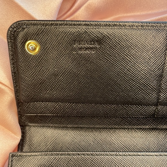 Authentic Prada Saffiano Fiocco Nero wallet in black - Picture 6 of 13